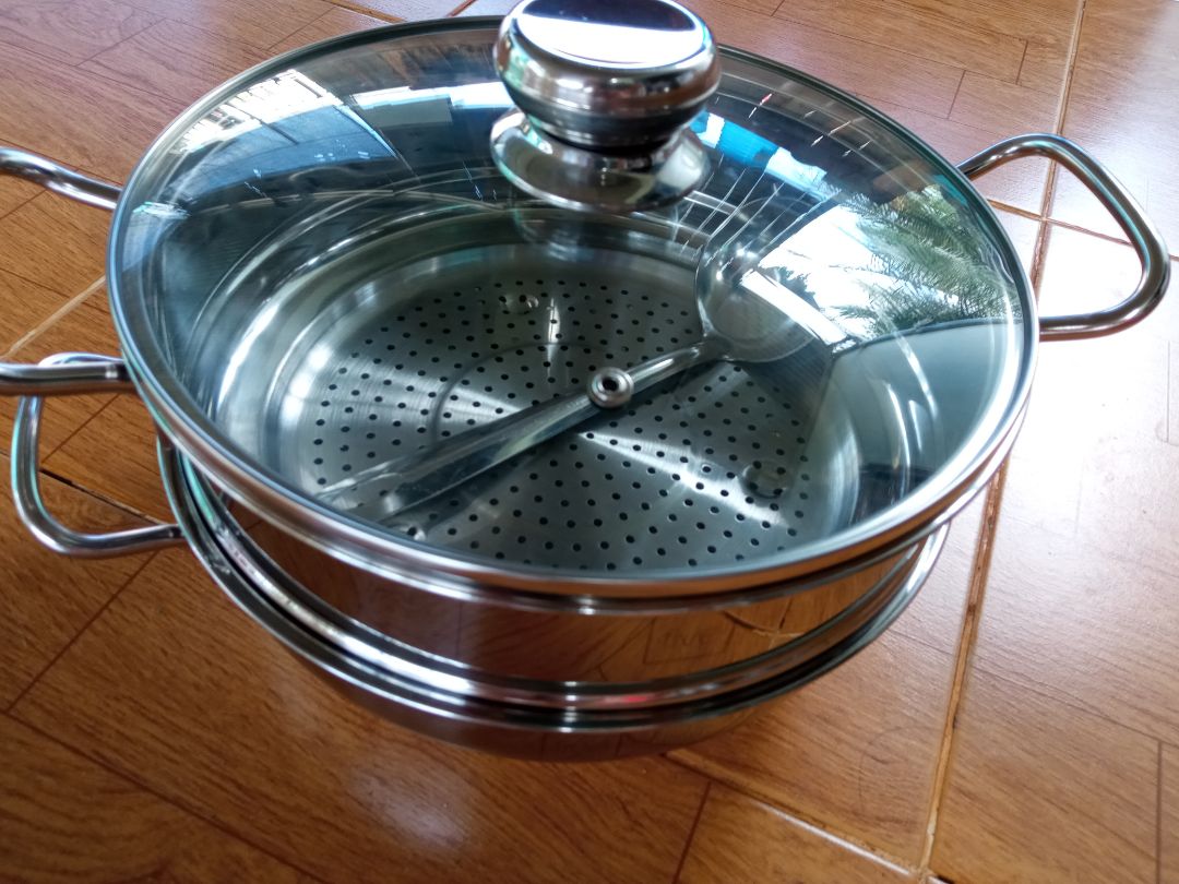 Nhận được hàng siêu nhanh, sớm hơn dự kiến nhiều. Nồi dày dặn, sáng bóng. 24cm là vừa đủ xinh. Được tặng thêm 2 vá xinh xinh.