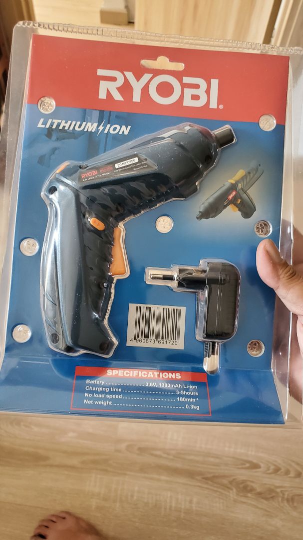 trong hình thì trông nhẹ nhàng nhưng cầm khá chắc tay, gần tết mà giao nhanh lắm, 5 sao