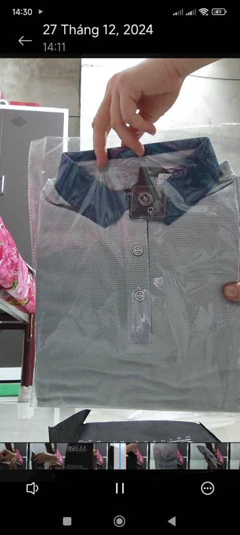 Kiểu dáng đẹp, thời trang. Logo nhãn mác nổi bật. SP như hình. Đóng gói cẩn thận. Có điều bảng size của shop không đúng với thực tế nên khi mua mn nhớ nhắn tin để shop tư vấn trước, không thôi sẽ mua nhầm size nhé