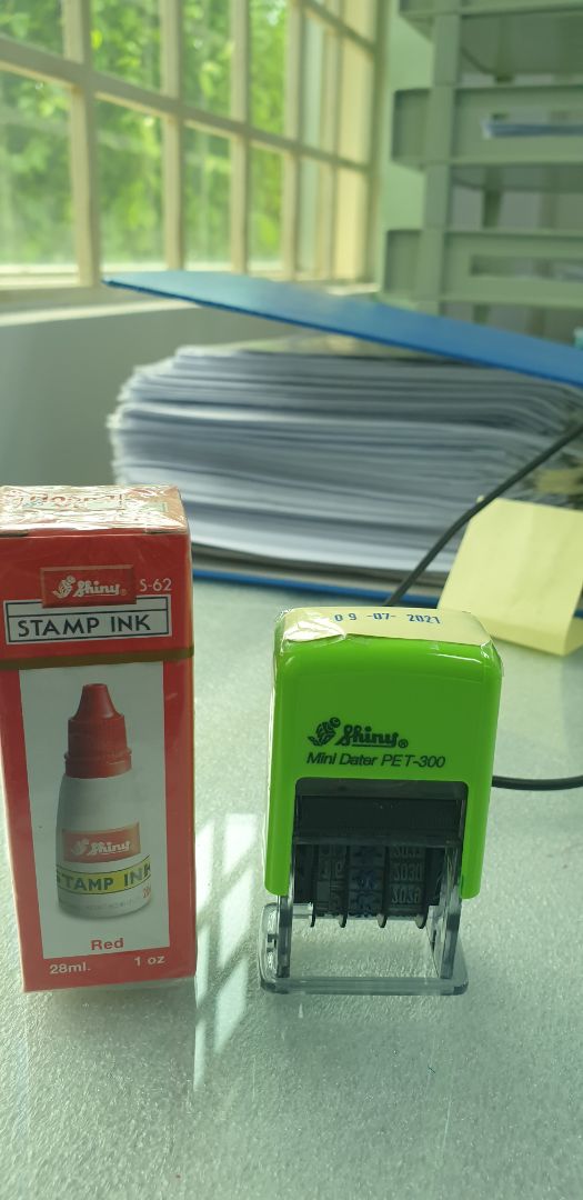 Sản phẩm chất lượng. Giá cả phải chăng. Giao hàng nhanh chóng bất kể mùa dịch hạn chế vận chuyển đi lại. Mua về cầm sản phẩm ra kiểm tra ngay, chơi dơ tay đúng nghĩa ???. Con dấu nhỏ gọn rất ưng ý cả nhà nhen! Còn hộp mực chưa khui nên chưa *** được, nhưng nhìn thì đúng mẫu mã, hị hị. chờ review sau, hàng Thái Lan đó cả nhà nhe!