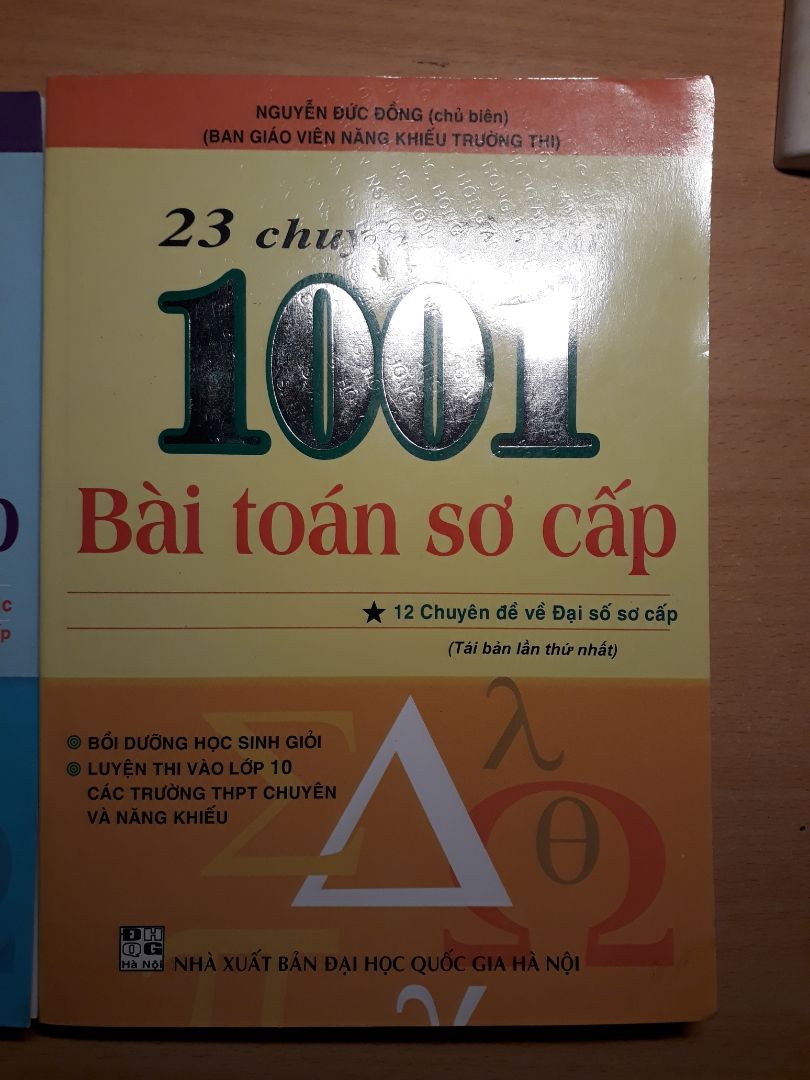 có 1 quyển như fake ý 
kích cỡ khác so với quyển gốc
chất giấy khác
chữ chìm quay 90 độ so với bản gốc
nội dung thì có lẽ ko đổi
dùng cũng tạm ổn nhưng nếu có thể thì mong shop đổi lại cho