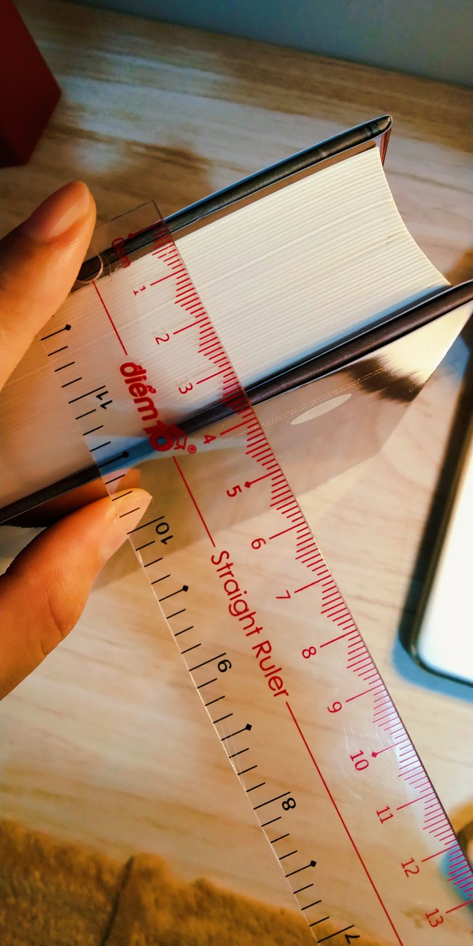 Sách dày dặn, in đẹp, hơi bẩn phần cạnh sách nhưng cũng không nghiêm trọng. Nội dung ngắn gọn, đầy đủ chú thích rõ ràng. Rất đáng mua