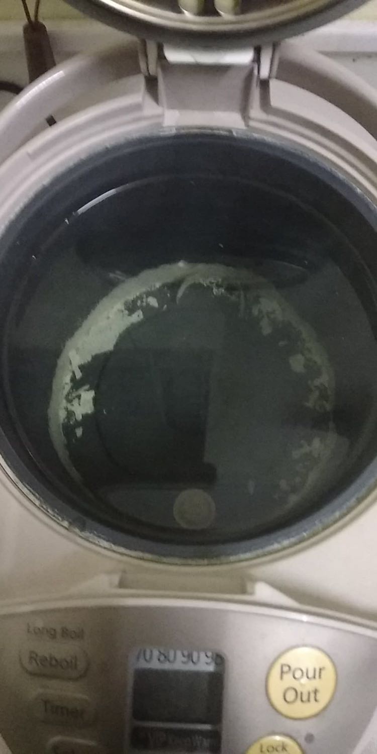 Mình dùng chế độ cleanning cùng bột tẩy cặn. Sau đó để thêm 12 tiếng. Mang ra cọ thì k phải cọ gì, cặn tự bong. Chỉ có một miếng nhỏ dùng đũa chọc vào nó cũng tự bong luôn. Sp quá tốt luôn!!!