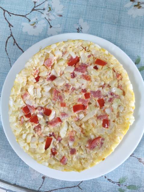 Mới nhận hàng đúng bữa cơm, có ngay món trứng chiên. Nồi gọn nhẹ, nắp đậy silicon êm dễ chịu.