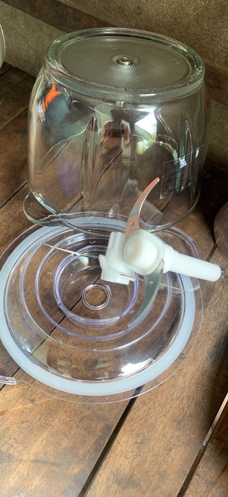 Mua xay dc 3 lần rồi,,,, giá 699k ngày 5/3/2022
Xay hơn nửa kí thịt Chút thôi,,,, bỏ nhiều nó chấy moter,,, nhớ cắt nhỏ thịt trước
xay giò -chả -nem nặng qua là cháy đó,,,,,,, thịt tươi-rau củ là ổn,,,, mà lưỡi dao bén dữ lắm coi chừng tiệng ngón ,, như phim lực dương😳

🥵 Bảo hảnh ở đâu? 
🥵 trước khi mua , không thể chat với shop - cửa hàng !
🥵 tiki hơi kém ! 
🥵