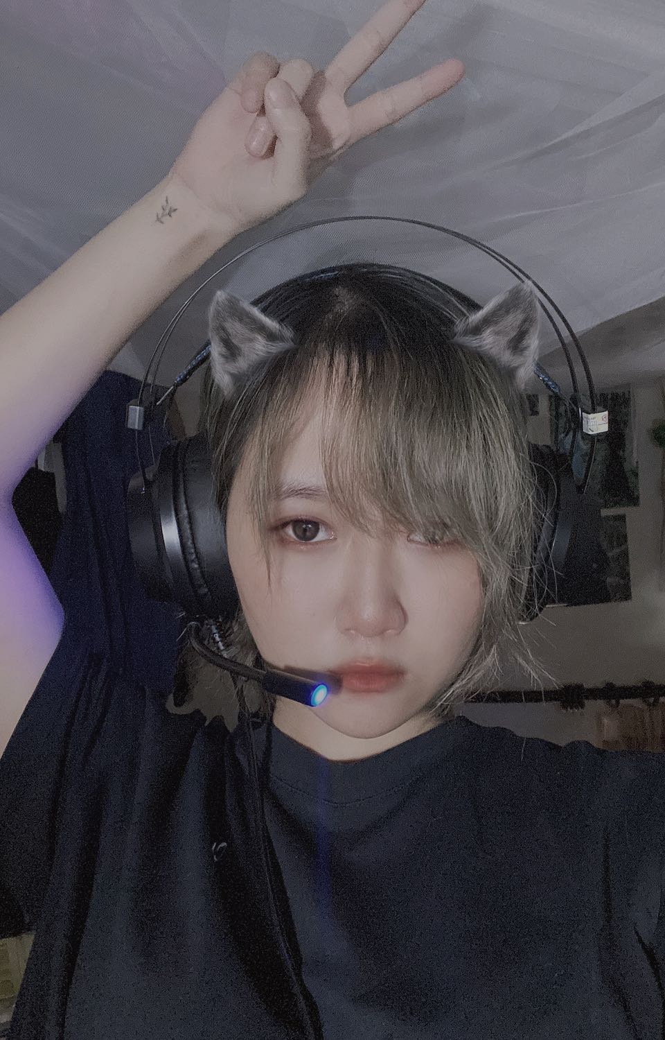 Tai nghe ship nhanh, bọc hộp cẩn thận, về cắm phát đèn sáng tưng bừng *** voice âm thanh các thứ oke, đeo lâu thì vẫn có chút nhức tai không thể tránh khỏi 🥲