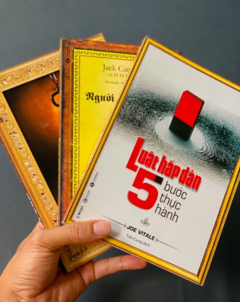 Chất lượng bìa, giấy rất tốt. Mua combo còn dc tiết kiệm nhiều. Rất đáng mua