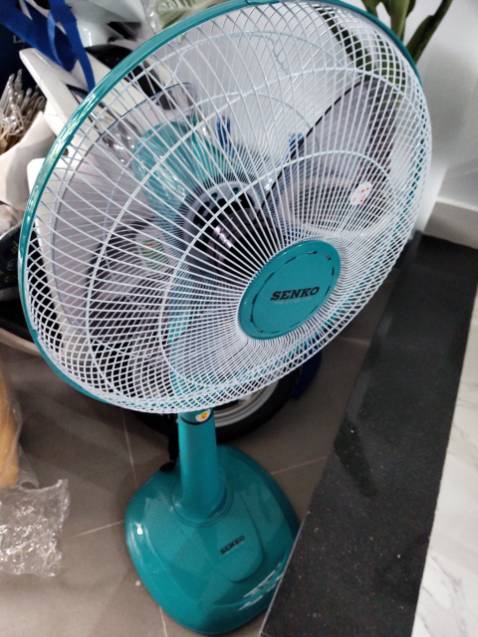 Mình cũng đang xài cái quạt Senko công suất như cái này nhưng 3 năm rồi nó vẫn rất mạnh và êm, nó mạnh hơn cái mới mua này. Quạt mới nhưng chạy yếu hơn cái cũ, chạy rung và rè, không biết quạt lỗi hay chất lượng Senko không còn như xưa, cảm giác thất vọng.