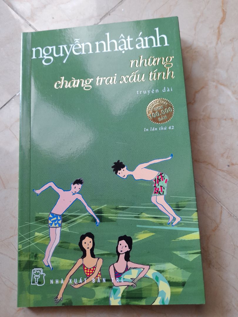 nội dung hay. giấy thơm và mịn. bìa cứng. đóng gói cẩn thận. giá rẻ hơn khi mua bên ngoài. mình mua để tặng nên rất hài lòng. nên mua nha các bạn