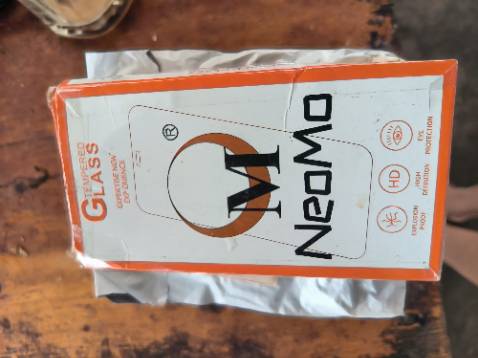 *** đảo, mua bộ kích sóng wifi nhưng khi giao lại ra sản phẩm khác. Gọi cho bên hỗ trợ khách hàng còn dụ ng mua, mua tiếp sản phẩm khác. Trả hàng lỗi xong vẫn chưa thấy tiền đâu. Còn khoá luôn cả tin nhắn