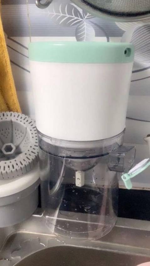 Giao hàng nhanh, đóng gói cẩn thận, máy to, cứng cáp, dễ vệ sinh, dễ sử dụng với 1 nốt bấm, shop tư vấn nhiệt tình, sẽ còn ủng hộ tiếp