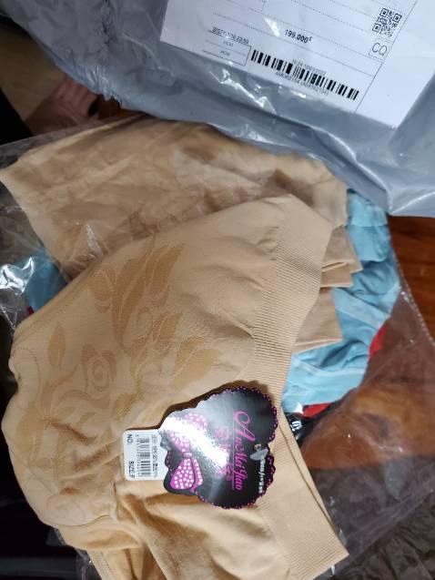 Tôi muốn trả lại sp, shop đăng ảnh quần thun cotton hiệu...Sơn, mà giao toàn quần thun polyeste của Trung Quốc, bán hàng không uy tín