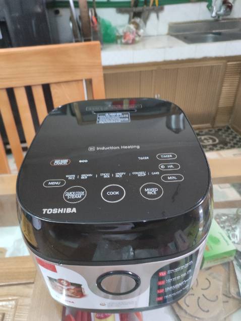 Nấu cơm ngon hơn nồi điện tử thường, các nút chức năng nhạy, hẹn giờ chuẩn. Rất xứng đồng tiền bỏ ra Nấu cơm ngon hơn nồi điện tử thường, các nút chức năng nhạy, hẹn giờ chuẩn. Rất xứng đồng tiền bỏ ra