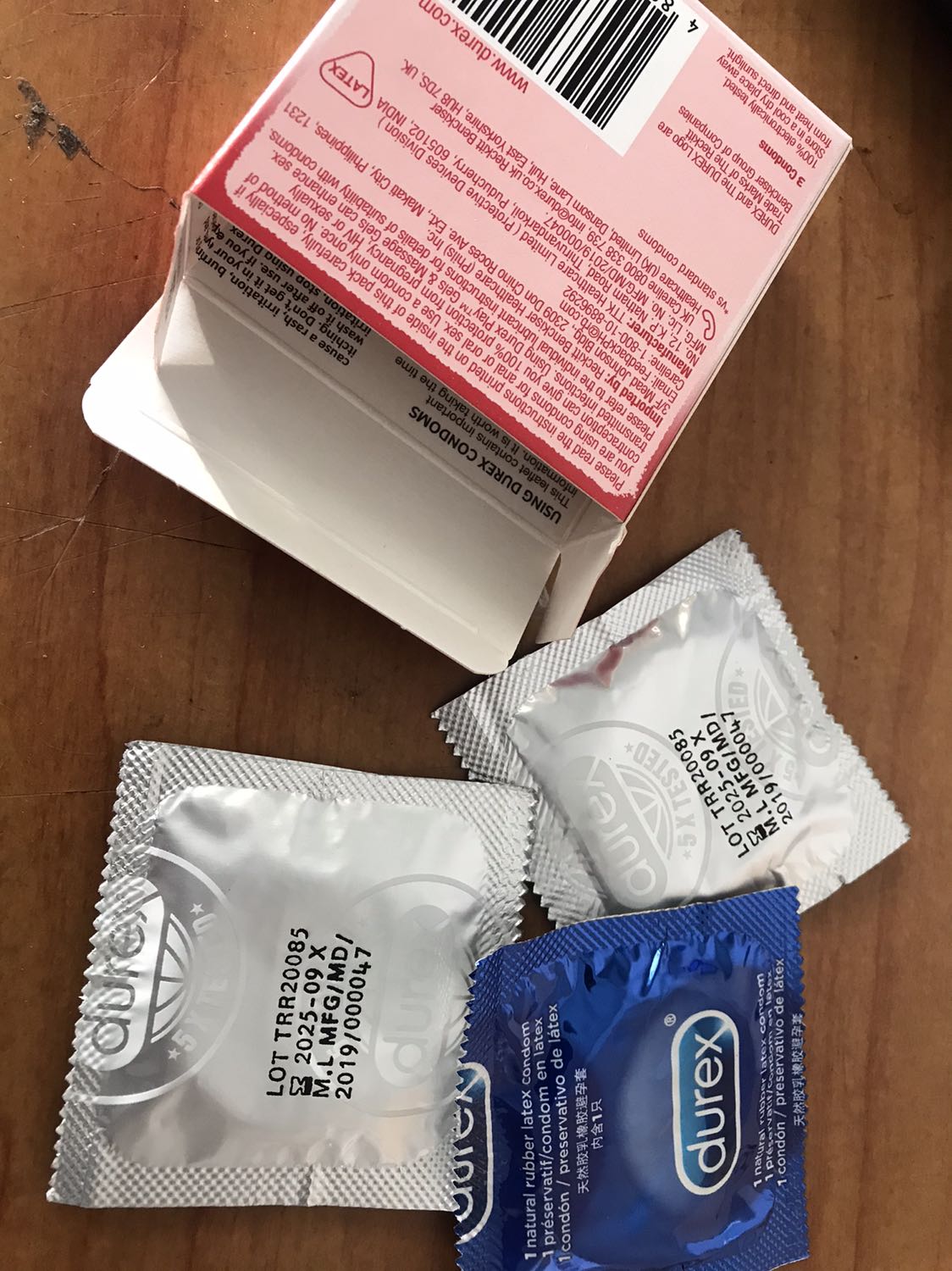 không có giấy hdsd, bao xé rời từng cái, chữ không sắc nét. nghi hàng nhái