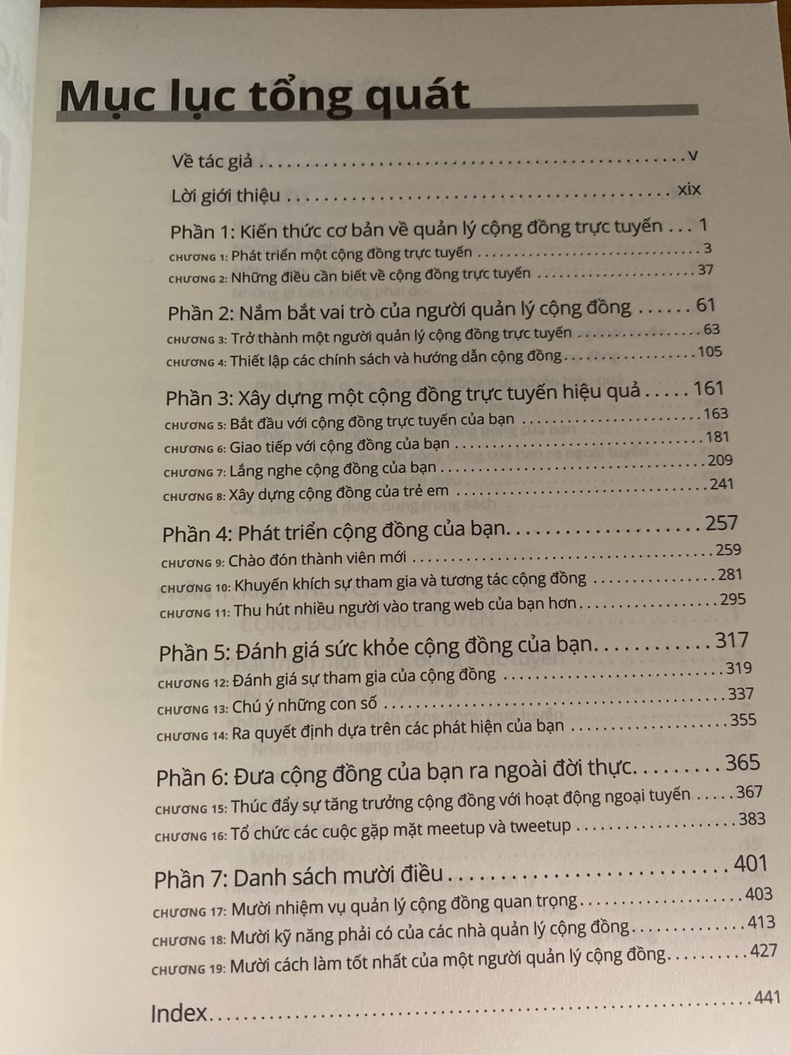 Mới đọc tới chương 3 rất là hữu ích. Nên mua ạ. Sách hơi trầy 2 bề mặt k có bọc kín nhưng ko sao 😊