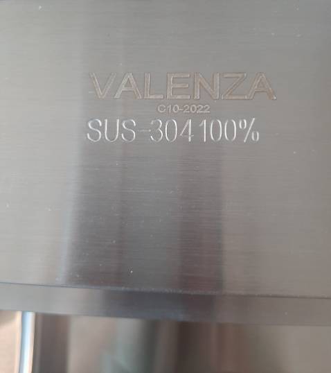 Chậu rất đẹp, inox 304 khắc trên chậu xin xò, chuẩn đúc dày chứ không phải hàng mỏng. Chậu rộng, đúc nguyên khối nhìn mượt mà, rất ưng. Thoát to quá xá. Đóng gói rất cẩn thận. Cho 10 sao.