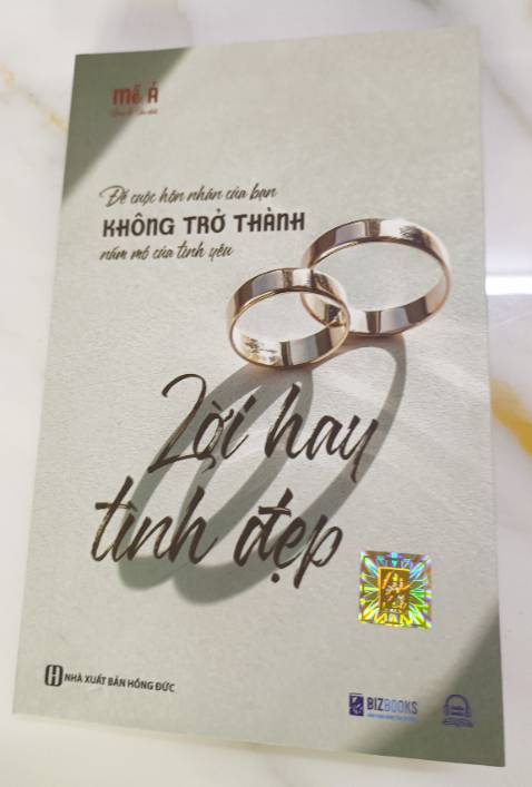 sách mới, có kèm quà tặng đầy đủ, đóng gói cẩn thận, giao hàng nhanh, rất hài lòng 👍👍