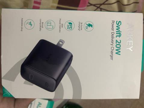 Dùng cả củ cả dây mình mua với 11 30 phút được hơn 50%, còn Xs max 30p được hơn 60% nhaa
Tuy nhiên thì đến tầm 80% trở lên sạc sẽ chậm hơn