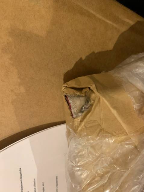 Sách bị rách trong quá trình vận chuyển