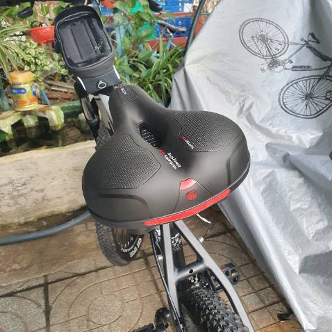Yên đẹp và ổn, cảm ơn Shop 😚. Màu xe mình với màu yên không tương thích cho lắm nhưng không sao, dùng vẫn ok 😄 Yên đẹp và ổn, cảm ơn Shop 😚. Màu xe mình với màu yên không tương thích cho lắm nhưng không sao, dùng vẫn ok 😄