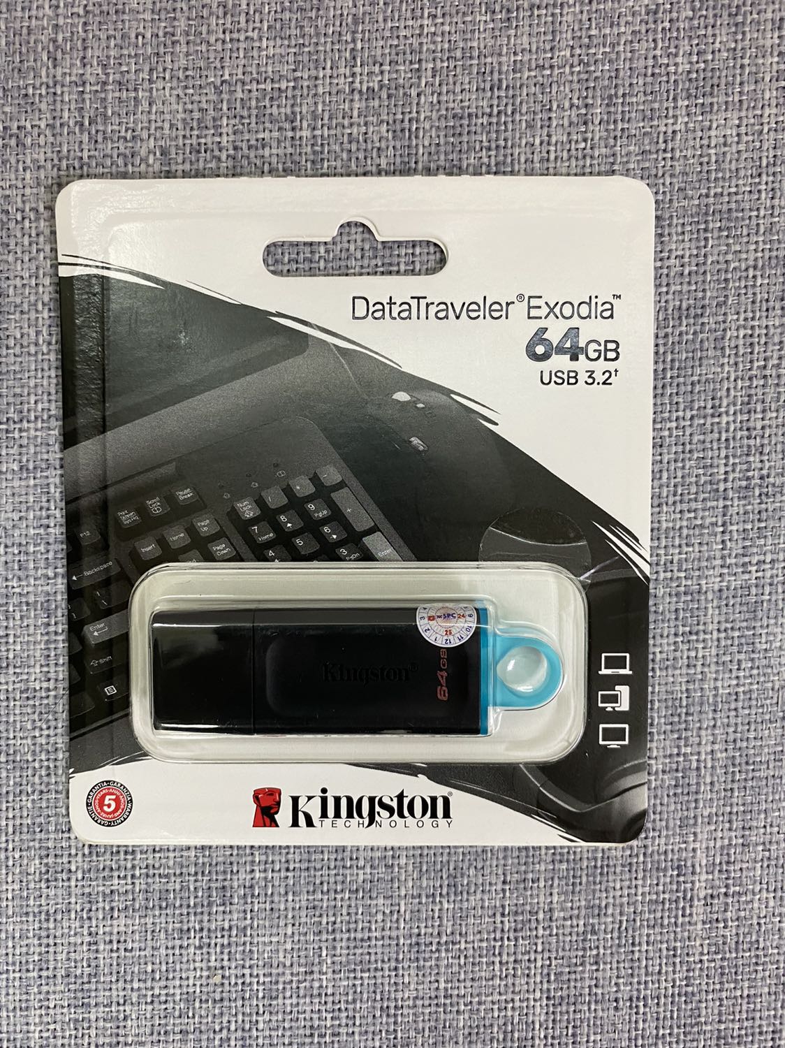 Hàng chính hãng, có tem bảo hành.
Đúng dung lượng, chép file tốc độ khá cao.
Lưu ý các bạn phải cắm vô đúng cổng USB 3.0 có màu xanh dương.
Nên mua.
Thanks shop! Hàng chính hãng, có tem bảo hành.
Đúng dung lượng, chép file tốc độ khá cao.
Lưu ý các bạn phải cắm vô đúng cổng USB 3.0 có màu xanh dương.
Nên mua.
Thanks shop!