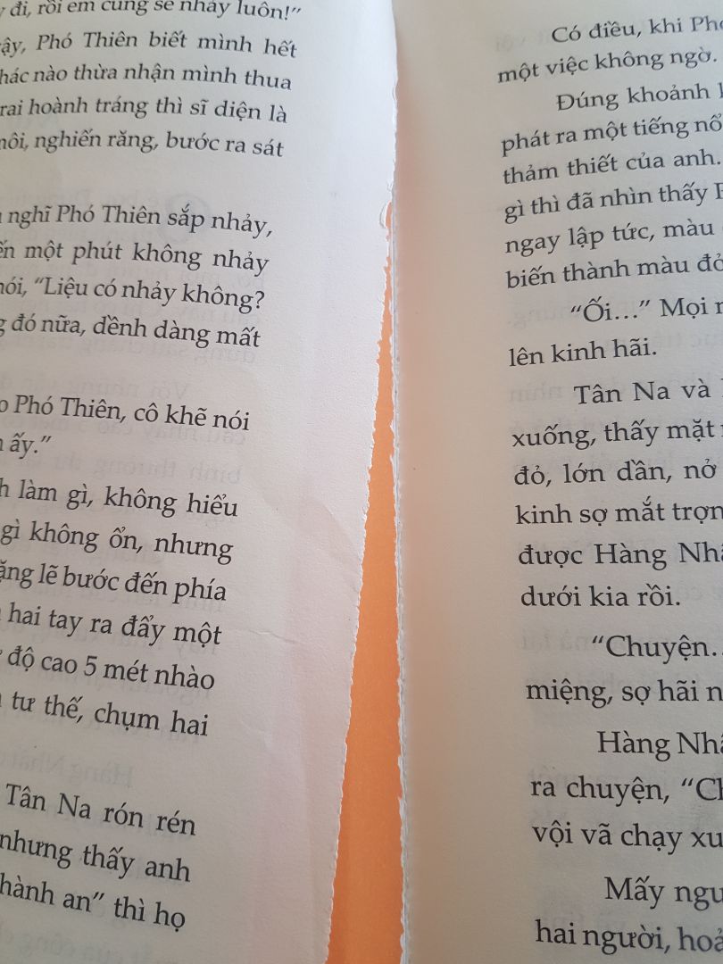 tôi rất ko hài lòng về chất lượng sản phẩm. yêu cầu shop thu hồi và đổi lại sách cho t. t đặt sách mới về lật ra trang đầu đã bung bét hết cả. ???