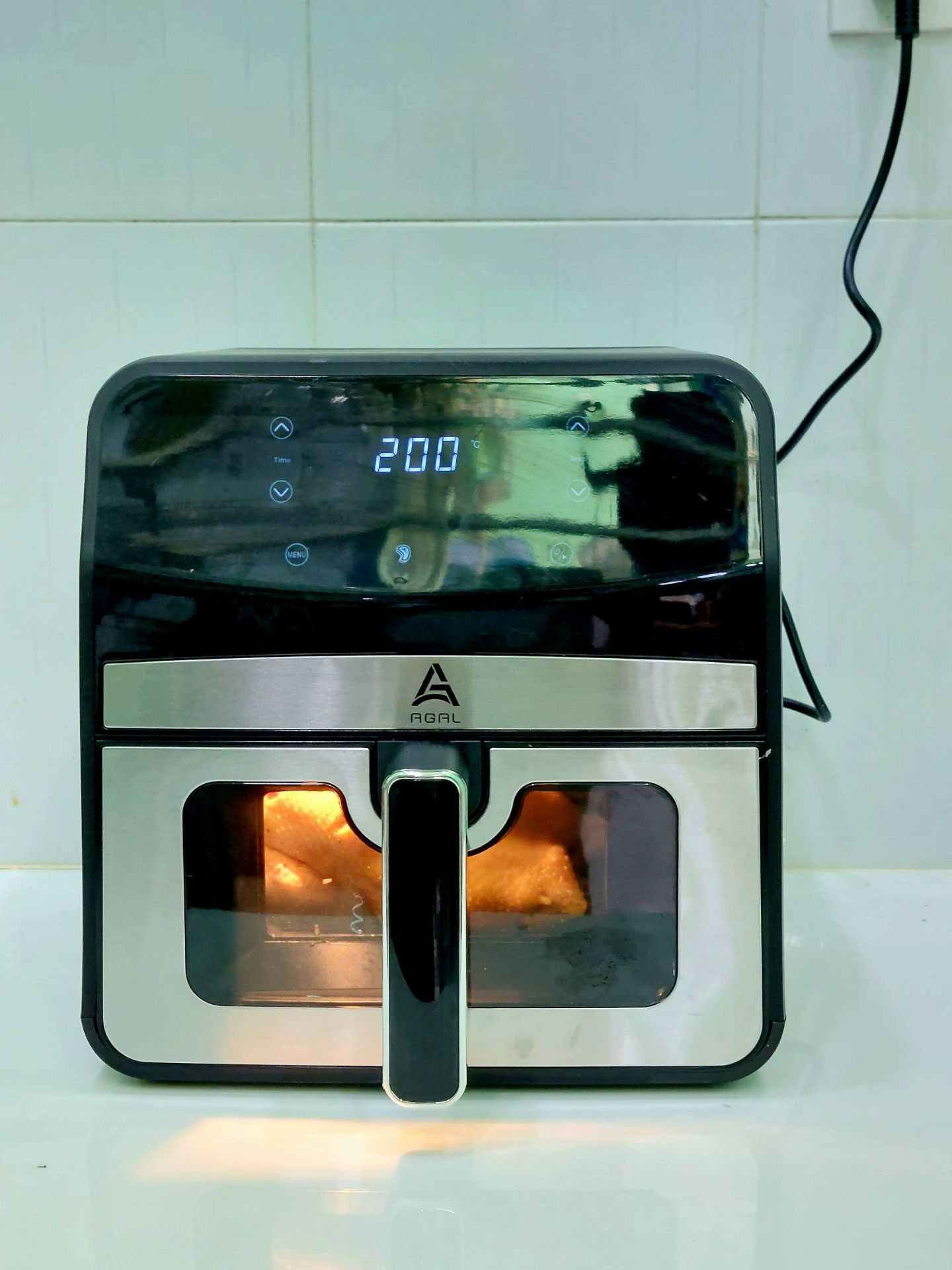 Nên mua nha mọi người. Hàng chắc chắn.
Dung tích 6.5l là dung tích thật bỏ nguyên được con gà.
Thử nướng hết các chế độ rồi, ngon lành cành đào, giá tốt miễn bàn