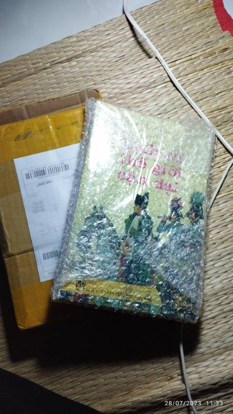 Mình mới nhận được sách. Bao bọc kĩ, cẩn thận, chất lượng in ấn tốt, sách đáng để mua đọc 👍👍