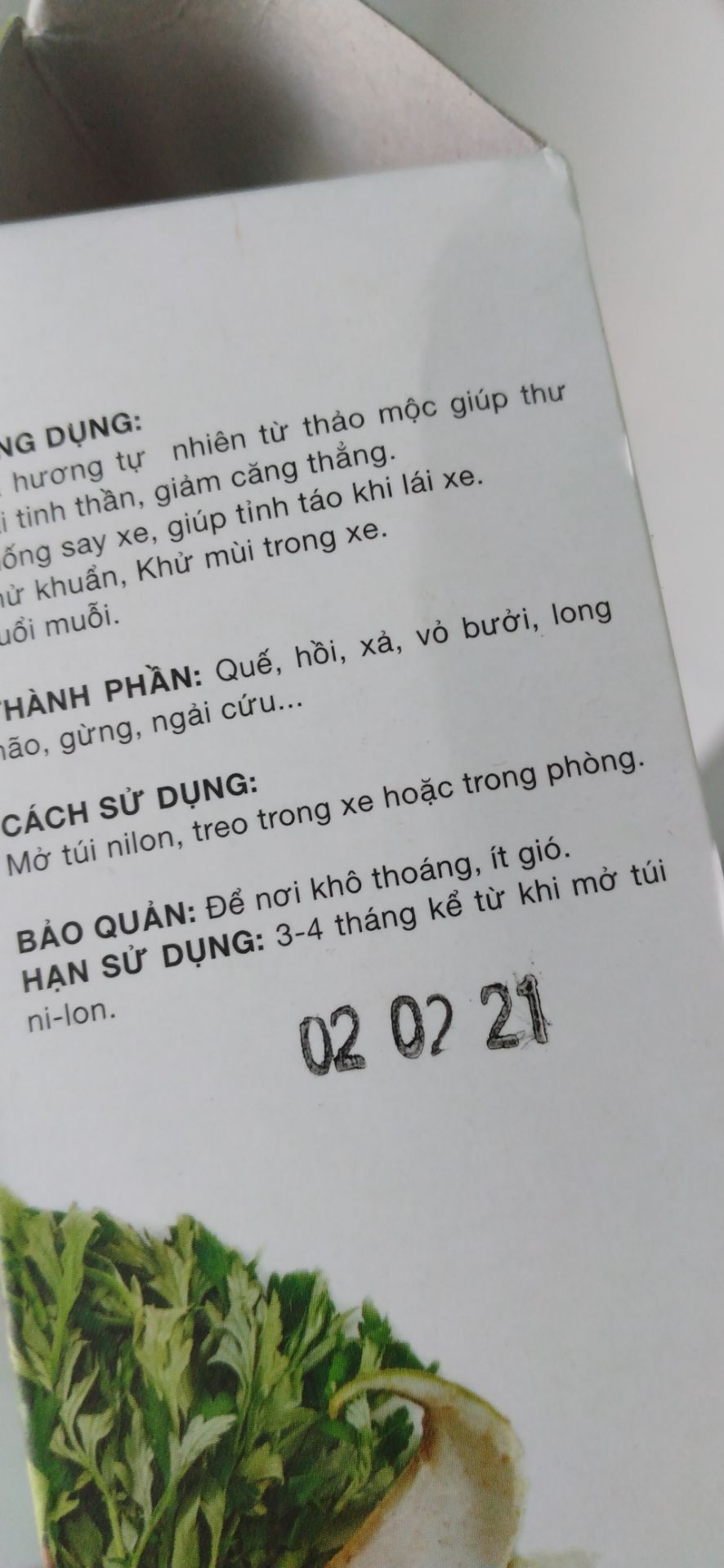 Định cho shop 1 ⭐ vì mùi thơm dịu quen thuộc làm mình nhớ quê quá chừng 😁 Nhưng thôi cho 5 ⭐ vì chất lượng! Mình hi vọng sau này sẽ có những thành phần dược liệu khác nữa để người dùng có thêm lựa chọn.