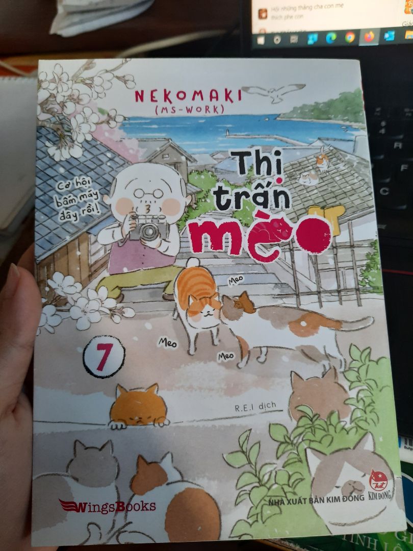 mua xong mới biết quên xài bọc sách T.T muốn khóc. btw Tiki giao hàng nhanh, hqua đặt sábg sớm hnay anh ship đã gọi r, truyện vẽ đẹp, dth