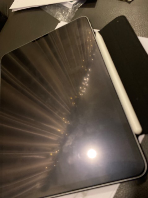 Nói chung cũng ổn. Thấy để lại vân tay khá nhiều nhưng dùng vs pencil thì ok Nói chung cũng ổn. Thấy để lại vân tay khá nhiều nhưng dùng vs pencil thì ok