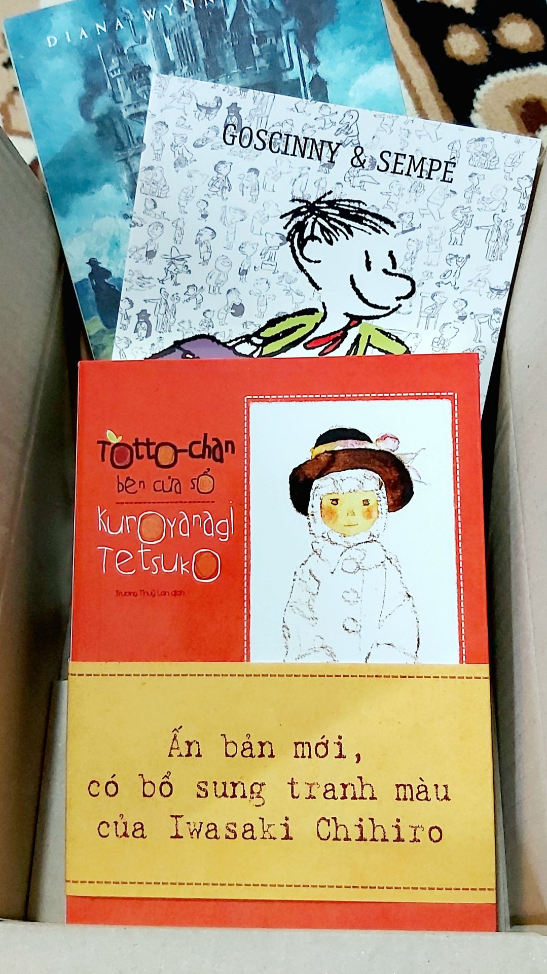 Một cuốn sách quá nổi tiếng và còn được dùng đặt tên cho các sự kiện nhiều văn hóa của nhiều trường học. Mình đã mượn sách để đọc nhưng vẫn muốn có một quyển cho riêng mình. Oh, sách nhỏ nhắn, đẹp và dễ thương như tên sách. Mình mua sách đúng vào dịp giãn cách toàn Tp nhưng Tiki vẫn đảm bảo giao sách đúng hẹn và an toàn.  Tiếp tục ủng hộ Tiki. Like & thanks! Một cuốn sách quá nổi tiếng và còn được dùng đặt tên cho các sự kiện nhiều văn hóa của nhiều trường học. Mình đã mượn sách để đọc nhưng vẫn muốn có một quyển cho riêng mình. Oh, sách nhỏ nhắn, đẹp và dễ thương như tên sách. Mình mua sách đúng vào dịp giãn cách toàn Tp nhưng Tiki vẫn đảm bảo giao sách đúng hẹn và an toàn.  Tiếp tục ủng hộ Tiki. Like & thanks!