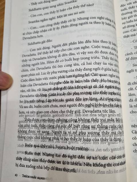 Sách in như bản photo, mới đọc được vài chương đầu mà lỗi như vậy sao đọc được