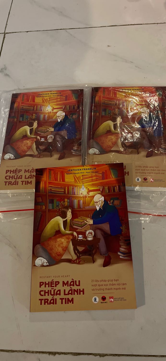 Mình có đặt mua thừa 2 cuốn, pass lại cho bạn nào cần nhé,