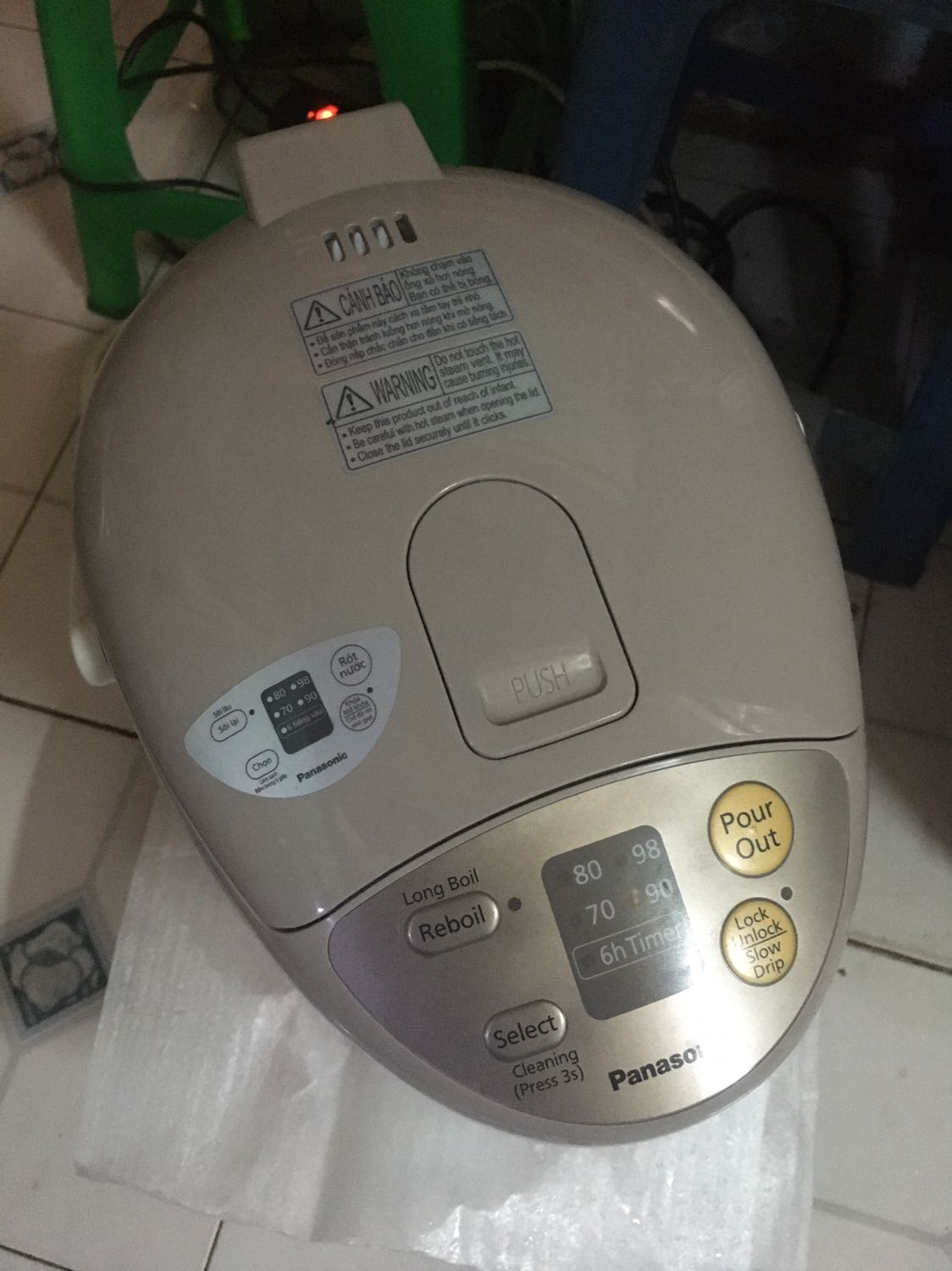 sản phẩm và chất lượng HÀI LÒNG.
dùng 1 thời gian 6-12 tháng mới biết độ bền ntn.
cái nắp có bi sắt bên trong kêu cọc cọc khi mở nắp lên xuống. lúc đầu làm mình tưởng lỗi - đọc hdsd và check cái bình of ông anh mới bít zin theo bình nó vậy.