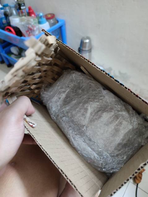 Mùi dễ chịu, khi apply lên khá mát và phê :)) giao nhanh và hàng bọc cẩn thận, chất lượng vỏ sp và vỏ hộp đều rất tốt cảm giác khá sang 👌