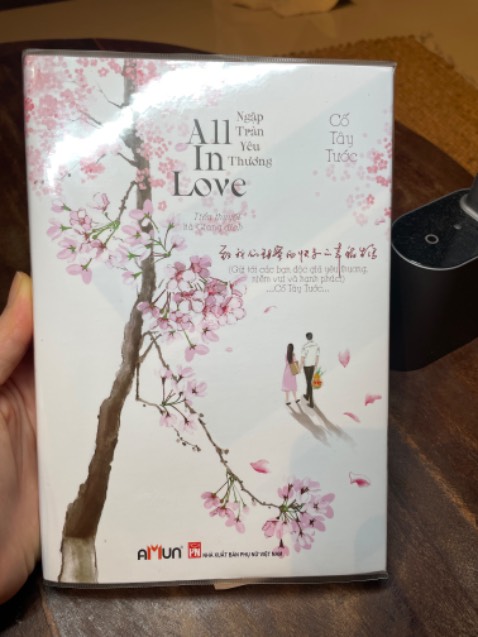 Lần đầu đọc truyện ngôn tình Trung Quốc, do thấy mấy bạn khen hay nên mua xem thử