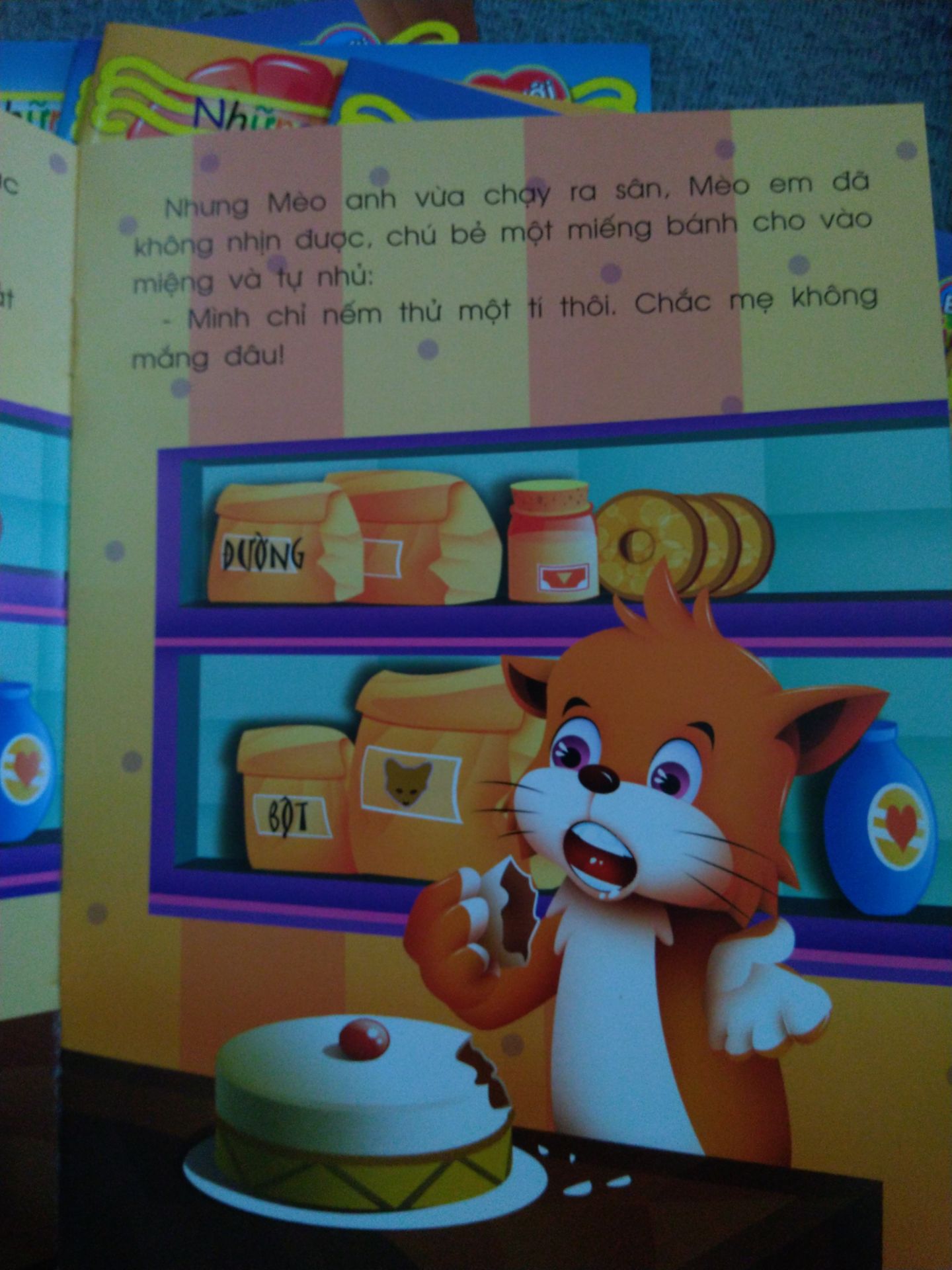 Sách có nội dung ngắn, gần gũi và dễ hiểu với các bé. Tranh vẽ minh họa đẹp và in màu. Mua trong thời gian khuyến mãi nên giá rê, giao hàng nhanh và nhân viên tiki cũng thân thiện nữa. Sẽ tiếp tục ủng hộ Tiki....