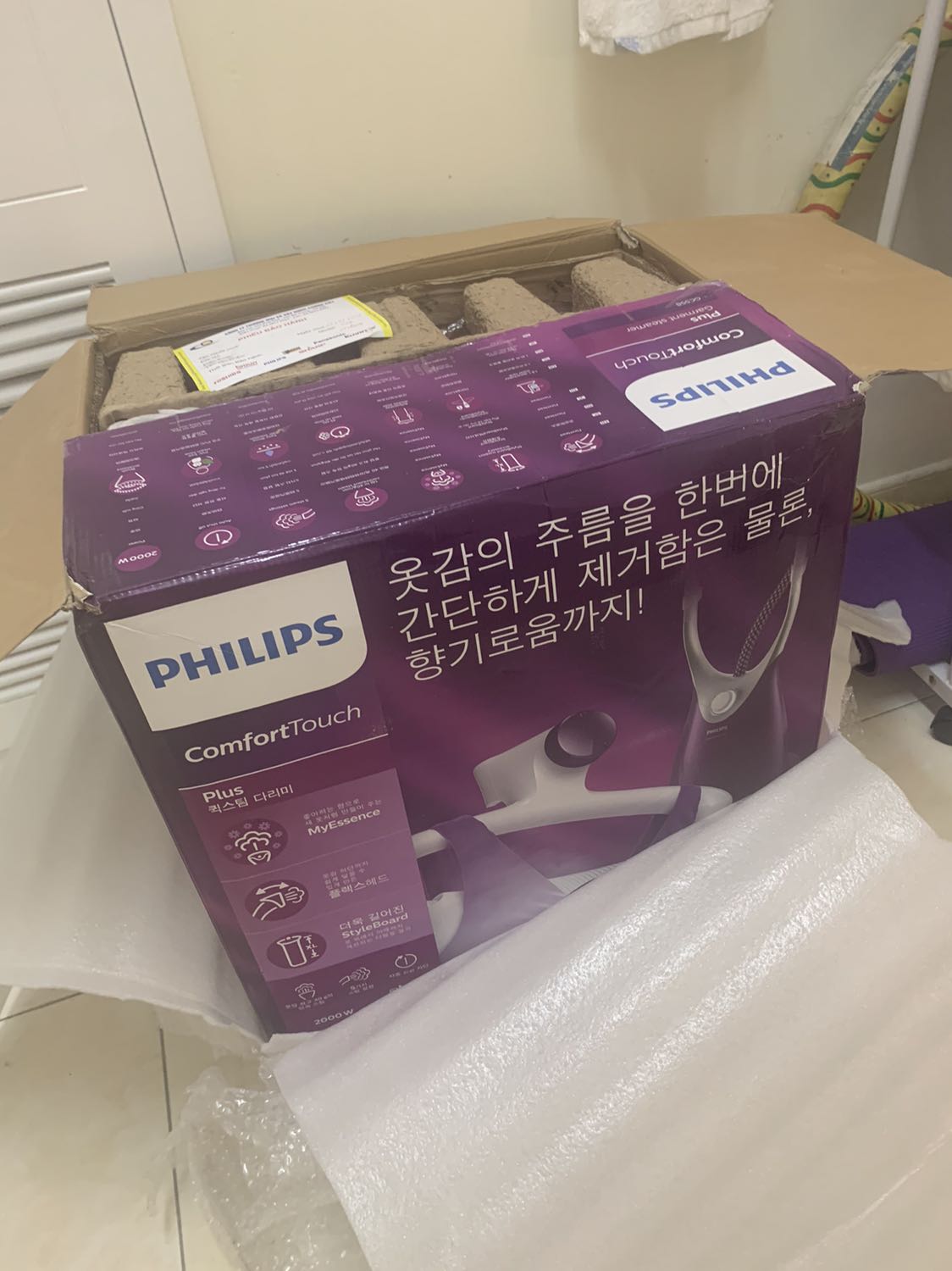 Mới đập hộp mua về, phải lên youtube coi cách lắp ráp, giao hàng tốn 200k tiền ship mà thấy hơi lâu tới hơn 2 tuần mới có. Mới sử dụng thấy chưa quen tay và một số bất tiện khi ủi tay áo sơ mi . Để mốt sử dụng lâu rồi đánh giá tiếp. Cảm ơn tiki mong tiki càng ngày càng làm tốt việc kiểm định sản phẩm và sàn lọc nhà ***