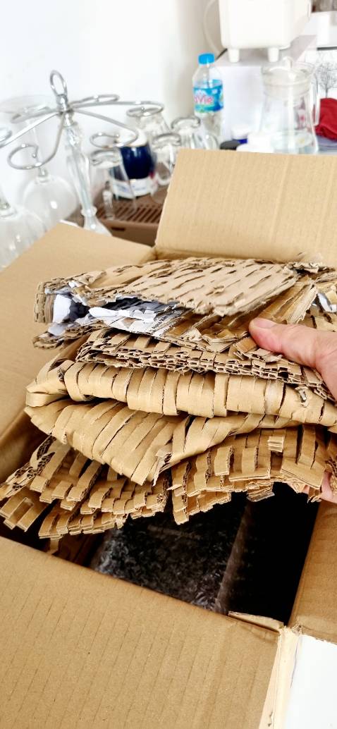 Tiki đóng hàng vô cùng cẩn thận, thực sự rất ít thấy đơn vị nào cẩn thận đến vậy. SP chất lượng cao, mẫu mã đẹp, giữ nhiệt rất lâu!