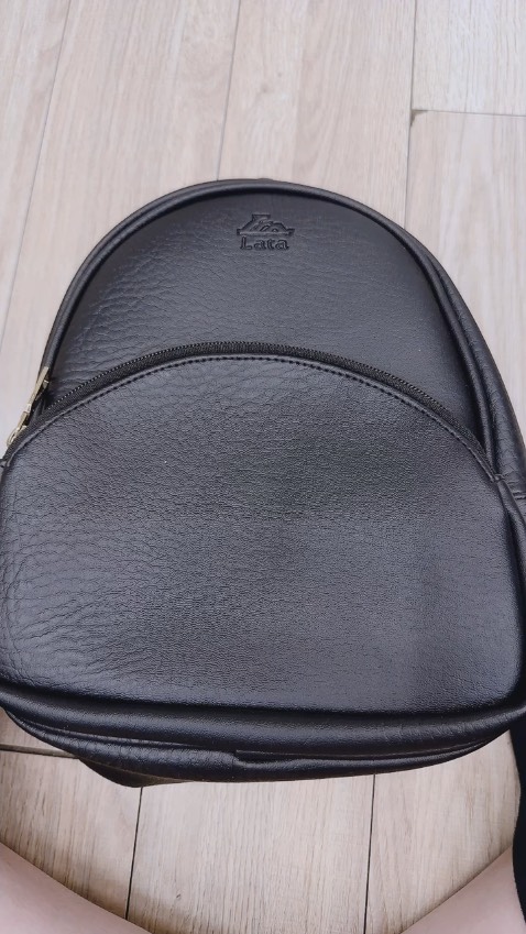 Balo xinh xắn lắm lun á, chắc tay quá Chời này đc vừa ipad mini lun ý chứ đi làm đi chơi là okila hết sức