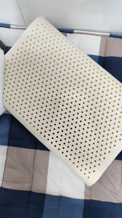 Ruột mùi thơm nhè nhẹ mà không hôi mủ. Con nó nằm mà cứ lấy đầu dụi dụi thấy ham