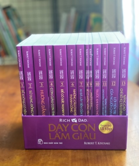 Sách hay, đang đọc đến tập 2. Nhiều kiến thức bổ ích, sách đóng gói đẹp, giao hàng nhanh, chỉ tiếc là ko có bookcare. Sách đẹp lắm luôn, đủ bộ