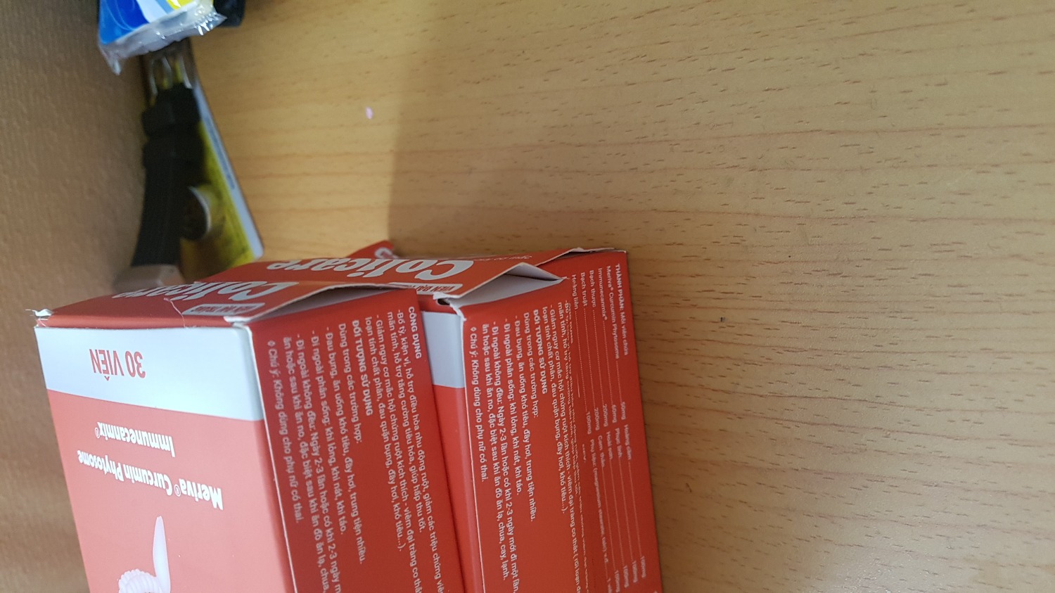 Sản phẩm nhận được không có seal cả 3 hộp, dấu hiệu đã khui và đóng lại cẩu thả. Không vui.