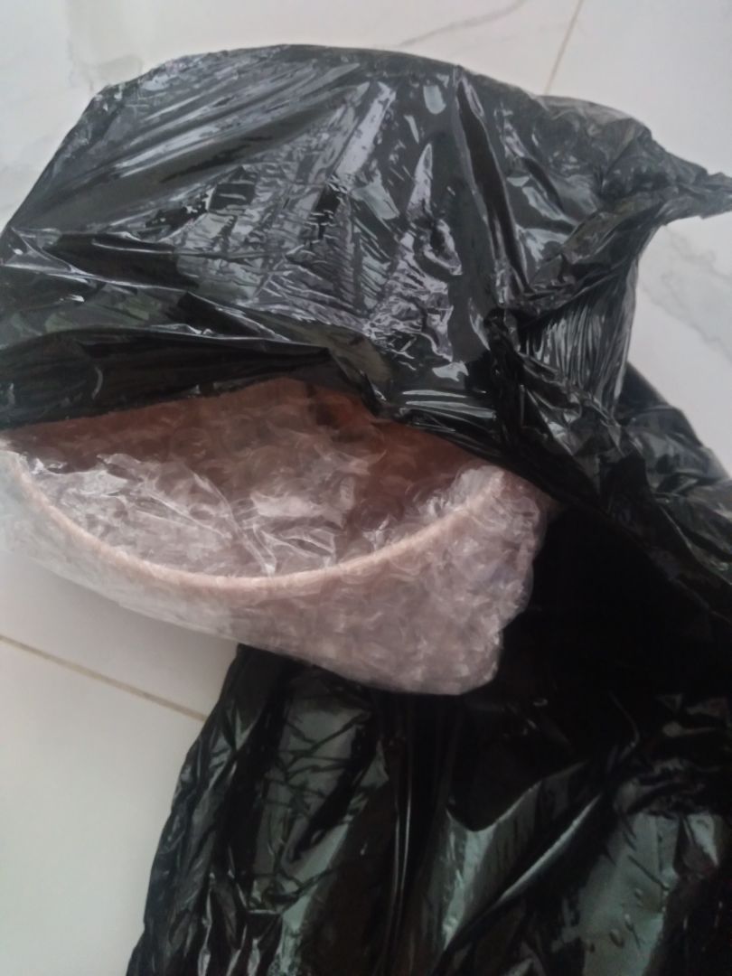 đóng gói chắc lắm, mình mua giá 11k, cái lớp keo trong bát mng lấy máy sấy sấy tầm 20s rồi hãy gỡ ra, đảm bảo sạch bóng không còn vết keo 🥰 xứng đáng 5 saooo ✨🌌🌟