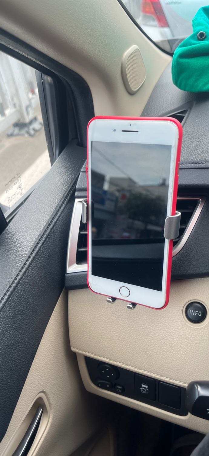 Gắn dễ dàng, chạy trãi nghiệm chưa thấy rớt. Để góc tay lái có vẻ ổn. Xem được mình sẽ mua thêm màu