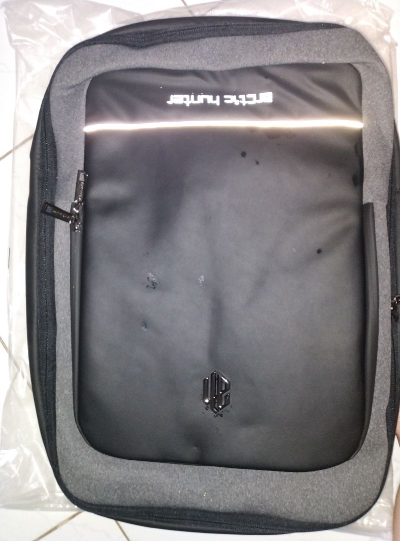 hàng nhìn đc, mà để chế độ daily trông nó hơi thô, chế độ travel đựng đồ rất thoải mái, thiết kế nhiều ngăn, phù hợp nhu cầu du lịch ngắn ngày, nhìn chất liệu mk ko yên tâm lắm về độ bền nhưng phải dùng lâu thì mới đánh giá dc, nhận hàng hài lòng với mức giá 578k nên cho 5 sao