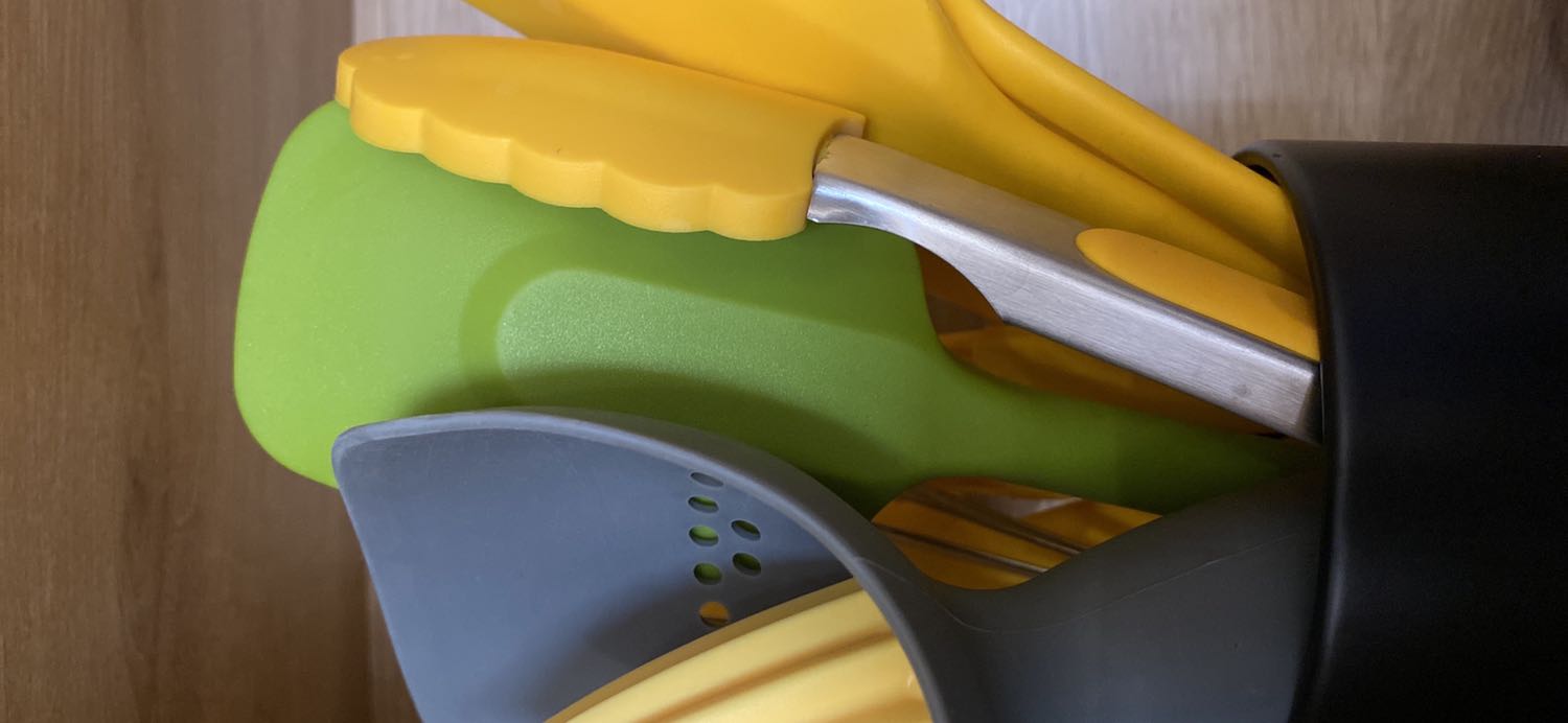 San phẩm day, chất lượng tốt. Chịu nhiệt rất tốt. Mình rất ưng ý!
Sorry mng vì bức ảnh chụp ko dc chi tiết lắm! Nhưng mọi người cứ mua nhé! Thương hiệu này rất đáng tin, hình sao sp vậy đó, và chất lượng rất tốt, có lẽ vì vậy mà các sp của họ giá đều cao.