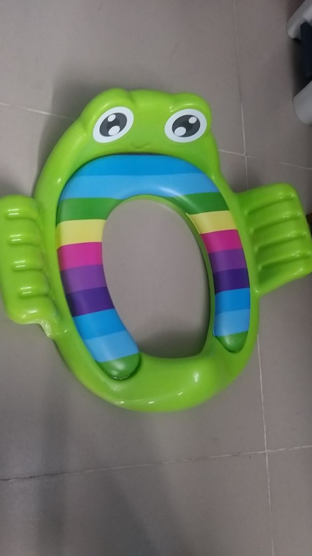 Bán hàng không trung thực. Rao bán chỉ có màu xanh da trời và hồng .nhưng lại giao màu xanh lá cây. chỉ có 1 món hàng nhỏ không lẽ phải đi đổi hàng !!! Bán hàng không trung thực. Rao bán chỉ có màu xanh da trời và hồng .nhưng lại giao màu xanh lá cây. chỉ có 1 món hàng nhỏ không lẽ phải đi đổi hàng !!!