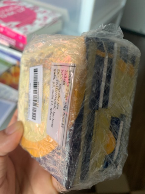 Stick chỉ có 1 màu không đủ màu như ảnh